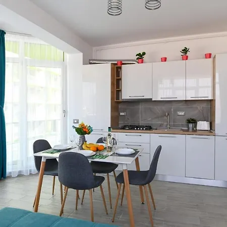 Apartment Ally By The Sea & Spa- Cu Parcare Privata-in Alezzi Navodari