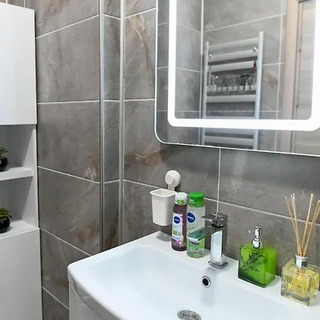 Apartment Ally By The Sea & Spa- Cu Parcare Privata-in Alezzi