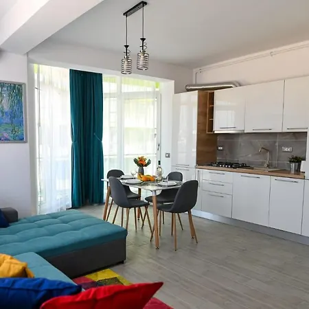 Azuria - Ally By The Sea & Spa- Mamaia Nord- Private Parking-in Alezzi