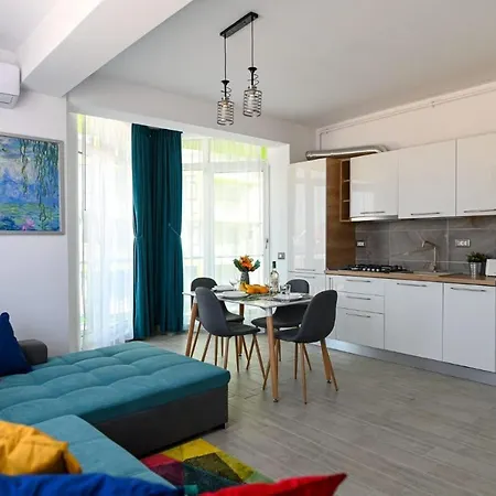 Azuria - Ally By The Sea & Spa- Mamaia Nord- Private Parking-in Alezzi