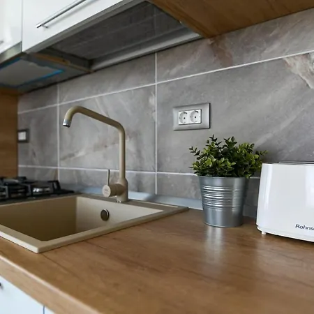Apartment Ally By The Sea & Spa- Cu Parcare Privata-in Alezzi Navodari