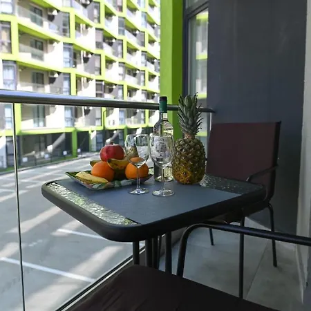 Azuria - Ally By The Sea & Spa- Mamaia Nord- Private Parking-in Alezzi Apartment