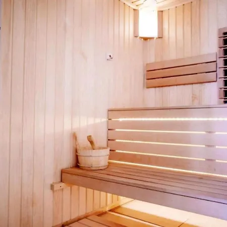 Azuria - Ally By The Sea & Spa- Mamaia Nord- Private Parking-in Alezzi *