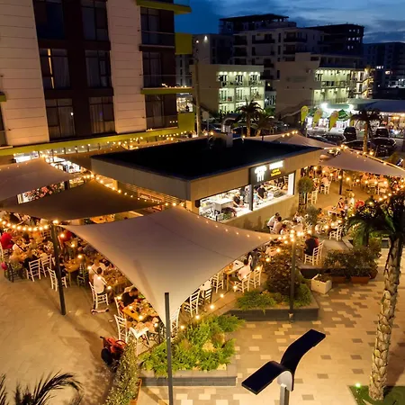 Apartment Azuria - Ally By The Sea & Spa- Mamaia Nord- Private Parking-in Alezzi *