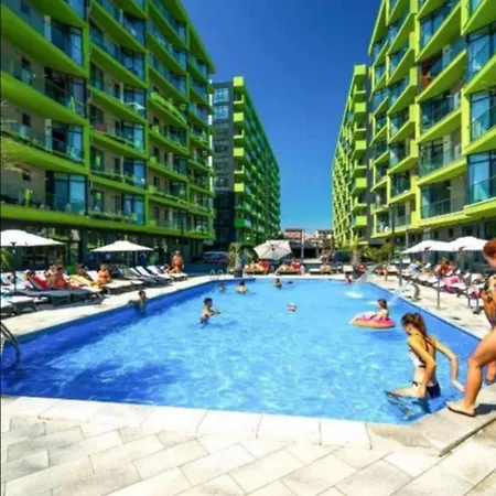 Azuria - Ally By The Sea & Spa- Mamaia Nord- Private Parking-in Alezzi