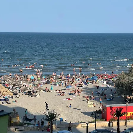 Apartment Azuria - Ally By The Sea & Spa- Mamaia Nord- Private Parking-in Alezzi