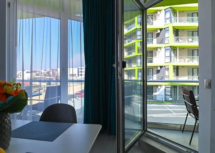 Ally By The Sea & Spa- Mamaia Nord- Private Parking-in Alezzi Năvodari