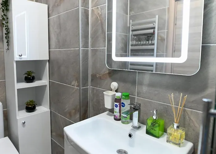 Appartement Ally By The Sea & Spa- Mamaia Nord- Private Parking-in Alezzi