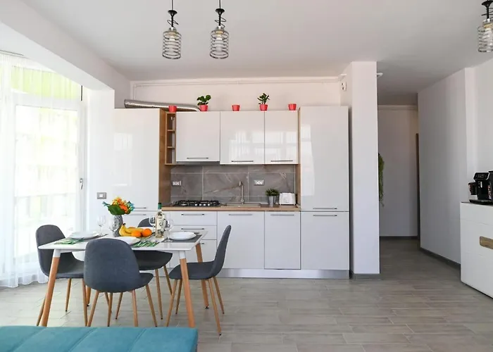 Ally By The Sea & Spa- Mamaia Nord- Private Parking-in Alezzi Appartement Năvodari