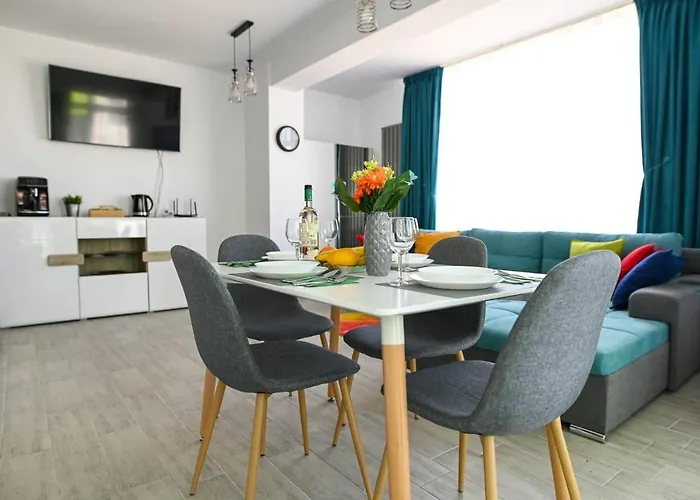 Appartement Ally By The Sea & Spa- Mamaia Nord- Private Parking-in Alezzi