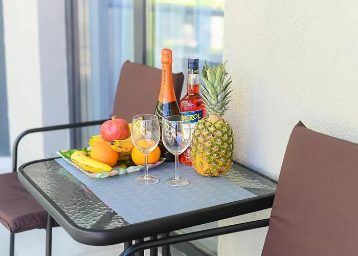 Ally By The Sea & Spa- Mamaia Nord- Private Parking-in Alezzi Appartement *