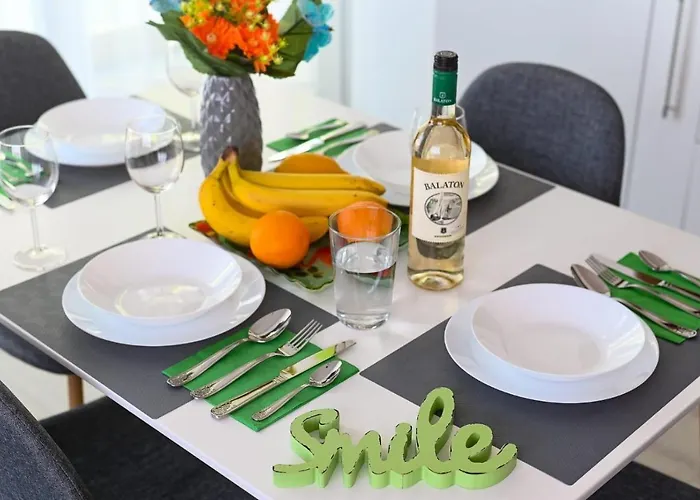 Appartement Ally By The Sea & Spa- Mamaia Nord- Private Parking-in Alezzi Năvodari